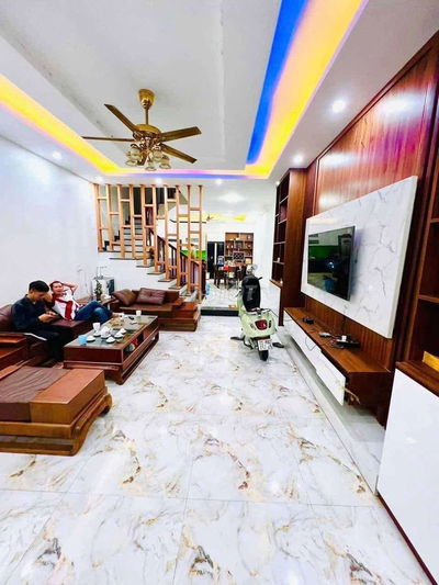 VIP CẦU GIẤY - CHỈ HƠN 10 TỶ - 50M2 X 5 TẦNG - DÂN XÂY - 1 NHÀ RA OTO