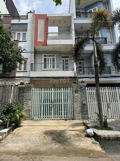 Bán nhà 4,5x18m đất 81m xd 2 Lầu