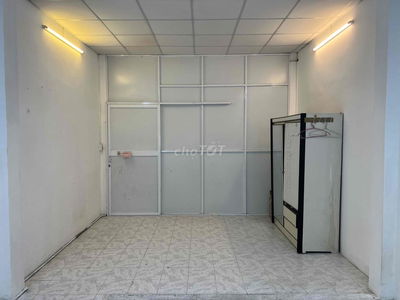Cho thuê phòng riêng biệt, nhà mặt tiền