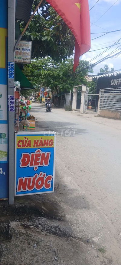 Cho thuê mặt bằng nhà nguyên căn, rất thuận tiện kinh doanh.