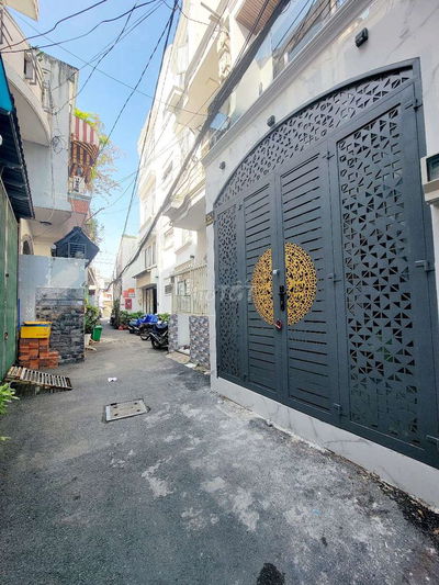 Bán nhà mới - gần cv Làng Hoa. Vị trí đẹp sát mặt tiền. Giá nhỉnh 3 tỷ