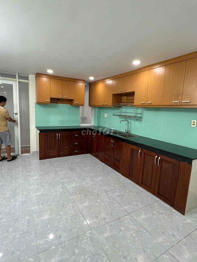 ☘️☘️ cho thuê nhà nguyên can 5pn 6wc hẻm 1/ huỳnh van nghênh p12