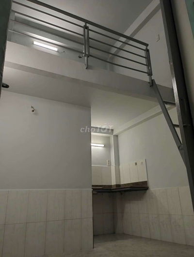 PHÒNG TRỐNG Ở LIỀN