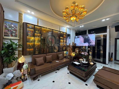 SIÊU PHẨM NHÀ PHỐ TÂN MAI ,THANG MÁY XỊN ,NỘI THẤT NHẬP KHẨU SÁT Ô TÔ