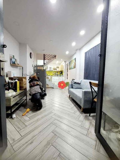 NHÀ KHU CHỢ BÀN CỜ  - NGUYỄN THIỆN THUẬT - 3.3X11 (34M2), 4TẦNG - NHỈN