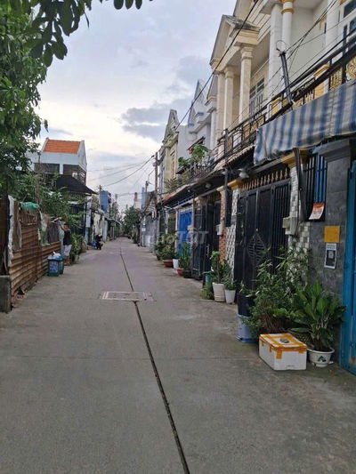 ĐẤT SHR HẺM THÔNG CẦN CHỢ VÀ TRƯỜNG HỌC VLA