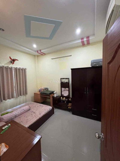 nhà Thống Nhất, 7x16, 1 Lầu, 3PN, 4WC, đủ nội thất.