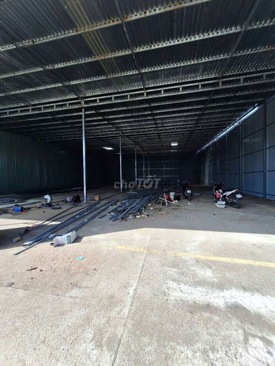 Cho thuê kho xưởng đg số 7 KCN vĩnh lộc Bình Tân
DT 1000m2 Giá 75tr