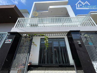 Nhà 2 tầng hẻm Trần Phú - mới 95% - số 322/15
