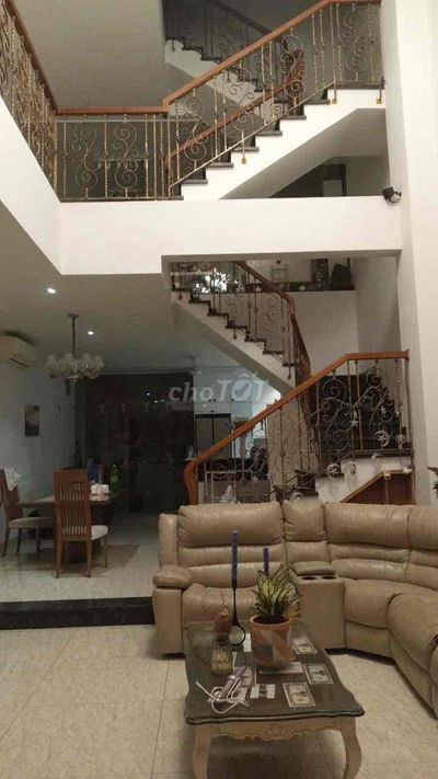 Nhà mới với giấy tờ chuẩn chỉnh, cách nhà thờ Fatima Bình Triệu 100mét