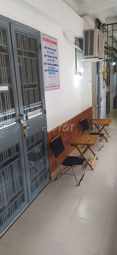 Bán căn hộ lầu 1 ngay Phố đi bộ Quận 1