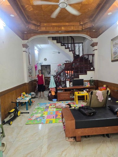 Bán nhà riêng ngõ 325 Nguyễn Khang, 45m2, 5 tầng, 10.6 tỷ