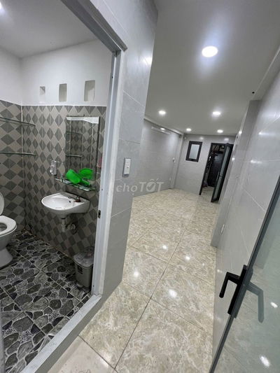 (2PN, 3WC), Nhà 128/9B Nguyễn Chí Thanh Q10, (5x6m 2L), Giá 9TR