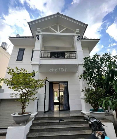Cho thuê Villa hẻm xe hơi đường Nam kỳ khởi nghĩa. Quận 3