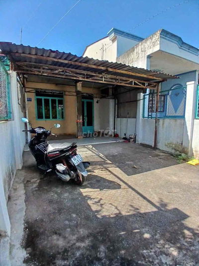 BÁN NHÀ CŨ 4x10 Hóc Môn 250Triệu SỔ RIÊNG