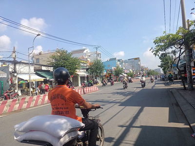Nhà phố mặt tiền đường Huỳnh Tấn Phát Quận 7, 8*24 hơn 24 tỷ. Rê đẹp.