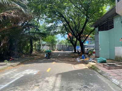Bán Đất tặng Kho đang cho thuê 8tr/ tháng dt 86m2 4,95t  đgHà Huy Giáp
