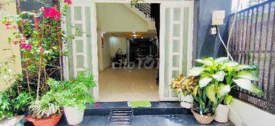 Nhà 4 Tầng Hẻm Xe Hơi Nguyễn Văn Công, 4.5x15m, 4 Phòng, 1 Đời Chủ