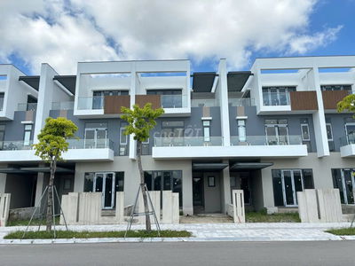 NHÀ THÔ 3 TẦNG HOÀNG QUỐC VIỆT 119M2, MẶT TIỀN ĐƯỜNG 19.5M