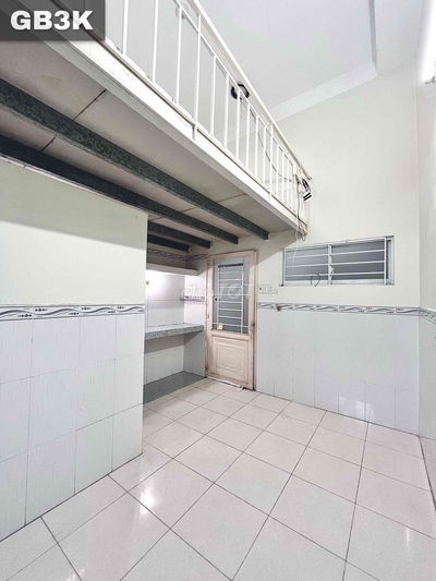 Phòng trọ nhiều cửa sổ, gác lửng gần quận 7, Nhà Bè