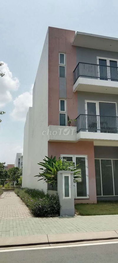 KHU VIP. NHÀ CHO THUÊ 1 TRỆT 2 LẦU FULL NỘI THẤT.