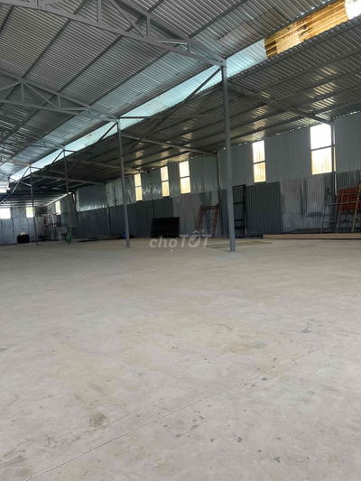 Cho thuê kho xưởng có trang bị PCCC. 1200m2/45tr đường cont