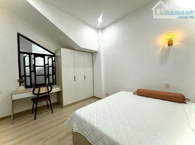 SỤP HẦM KHÔNG CÓ LÔ THỨ2 BÁN NHÀ MẶT PHỐ HOÀ CƯỜNG BẮC 100M2 9 TỶ