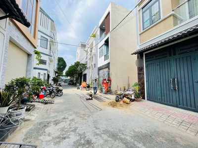 Nhà 4PN 4WC khu đồng bộ ngay Hoàng Diệu 2 ĐH Ngân hàng- ngã tư Thủ Đức