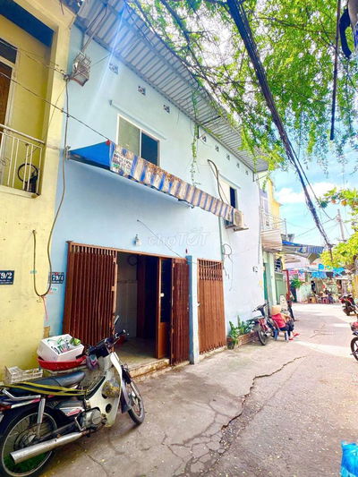 Nhà SHR. 3X8 1 LẦU ngay chợ. Gần Tân phú