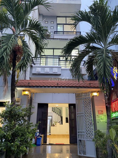Cần cho thuê nhà mặt tiền , 69A đường 43, Tân Quy Q7