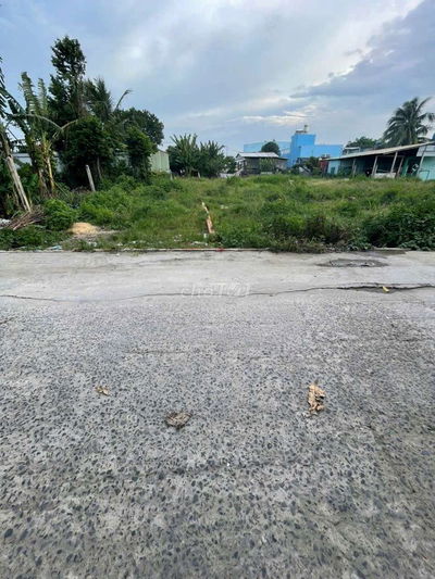 Gấp bán lô đất đg xe tải thông gần chợ Gấu 5*20m Giá 3tỷ 380tr