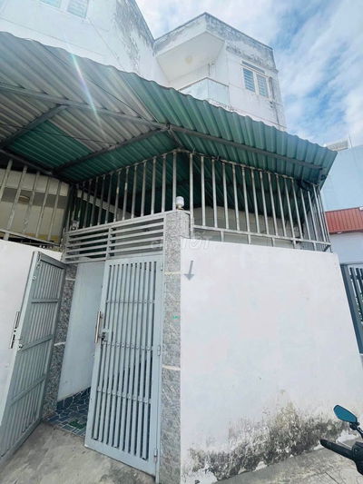 NHÀ NGUYÊN CĂN 4PN-3WC ĐƯỜNG XE HƠI 898 -PHÚ HỮ-Q9