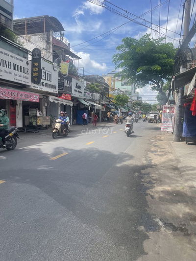 Bán nhà đẹp 5 tầng vào ở ngay gần mặt tiền đường tôn đản