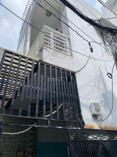 Phòng đẹp có bếp rieng, 3 nguoi ở thoai mai, giá rẻ