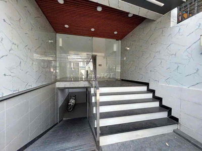 Siêu phẩm CHDV 7 tầng - Cho thuê 40tr - Có Hầm - Có thang máy