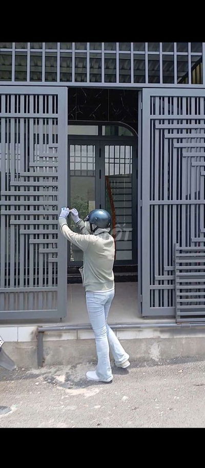 Cho thuê nhà mới xây cách mặt tiền nguyễn xiển 2 căn
