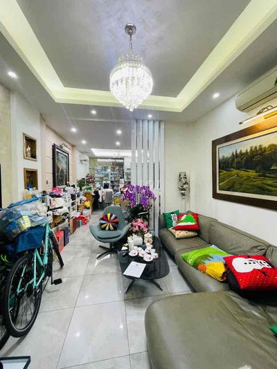 cần bán nhà Nguyễn Trãi, 39m2 x5 tầng , đẹp ở ngay 6Pn
