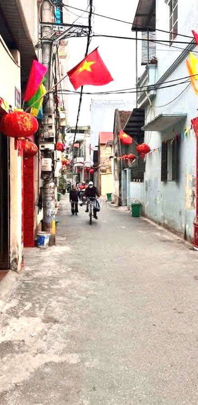 Nhà Vân Lũng mới đẹp, 2 thoáng, mặt tiền rộng, 31m 5tầng giá 4.85tỷ
