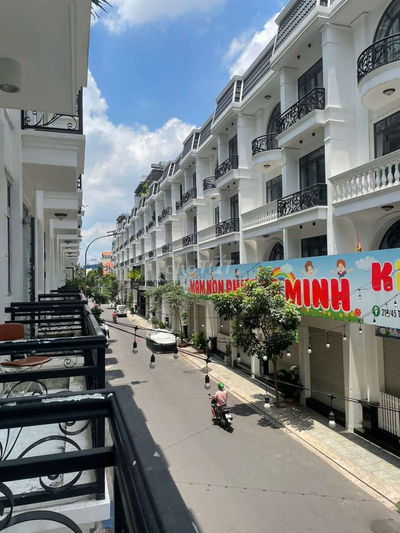 CHÍNH CHỦ - KHU VIP NGUYỄN SƠN - 5 TẦNG- THANG MÁY - 6PN-7WC-GIÁ TỐT