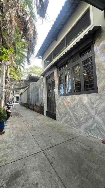 Nhà mới xây 4x7 1trệt 1lầu giá 950tr ngay đường Nguyễn Văn Quá Q12