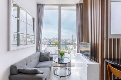 Nhanh tay! CHDV Cao Cấp Gần Sân Bay - Dạng Studio/1 Phòng Ngủ Ban Cong
