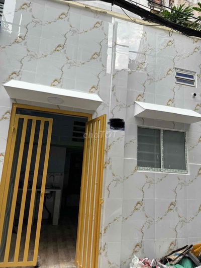 Cần cho thuê gấp nhà nguyên căn hẻm xe hơi. hẻm 84/