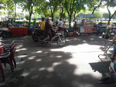Cho thuê mặt bằng chợ Thanh Đa buôn bán kinh doanh đông đúc