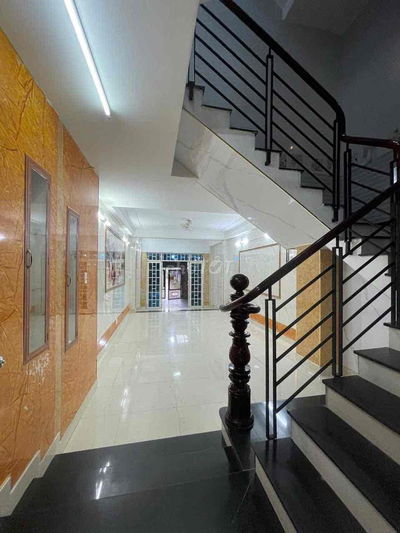 Cho thuê nhà MT ngay Giga Mall, Thủ Đức. DT 4x23m.Trệt 2L.Giá 24tr