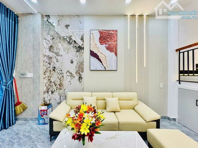 BÁN NHÀ ĐẸP GẦN CHỢ ĐƯỜNG PHẠM VĂN HAI 4 TỶ 760TR 61.5M2 SHR SẴN HĐ THUÊ
