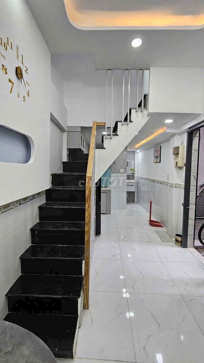 Cho thuê nhà đường Phạm Thế Hiển P5.Q8 DT.2m8×7m5 } 1 Lầu 2 Phòng 2 wc