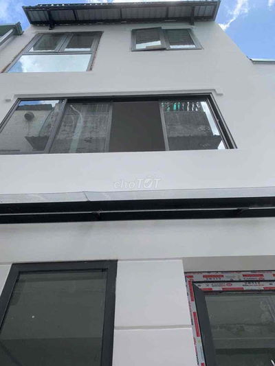 Nhà nguyên căn 1 trệt 2 lầu, 2PN, 2Wc ngay Quốc Lộ 13