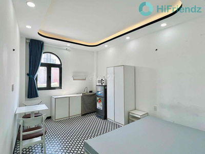 CĂN HỘ THANG MÁY - FULL NỘI THẤT - AN NINH NGAY CẦU NGUYỄN VĂN CỪ