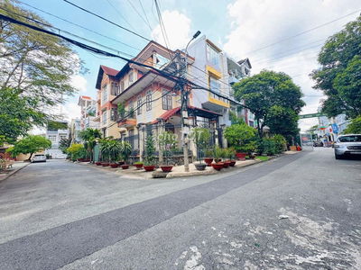 Nhà 3 tầng KDC Hải Sơn Linh Chiểu- 72m2- 4PN- Đường có vỉa hè- 10 tỷ