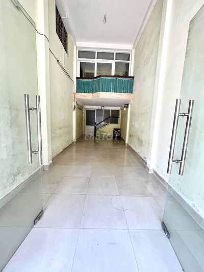 CHO THUÊ MẶT BẰNG KINH DOANH SẴN CỬA KÍNH MẶT ĐƯỜNG LÊ HỒNG PHONG